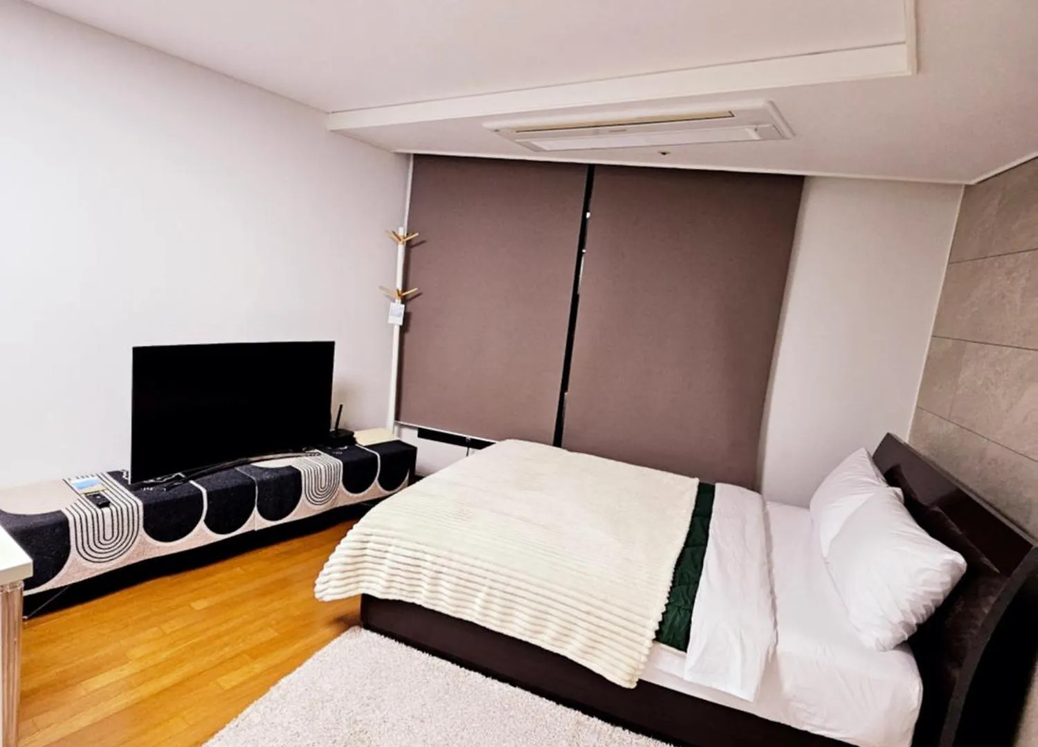 Apartment 2 Minutes Run To The Sea Only 152M, Special Benefit Of Spa Waterpark 195M Away Busan