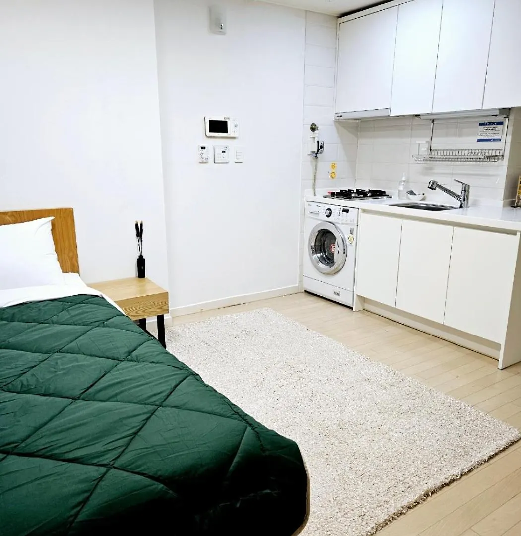 Apartment 2 Minutes Run To The Sea Only 152M, Special Benefit Of Spa Waterpark 195M Away Busan South Korea