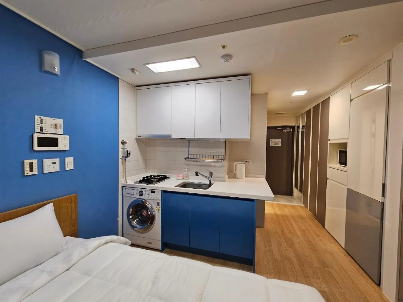 Apartment 2 Minutes Run To The Sea Only 152M, Special Benefit Of Spa Waterpark 195M Away Busan