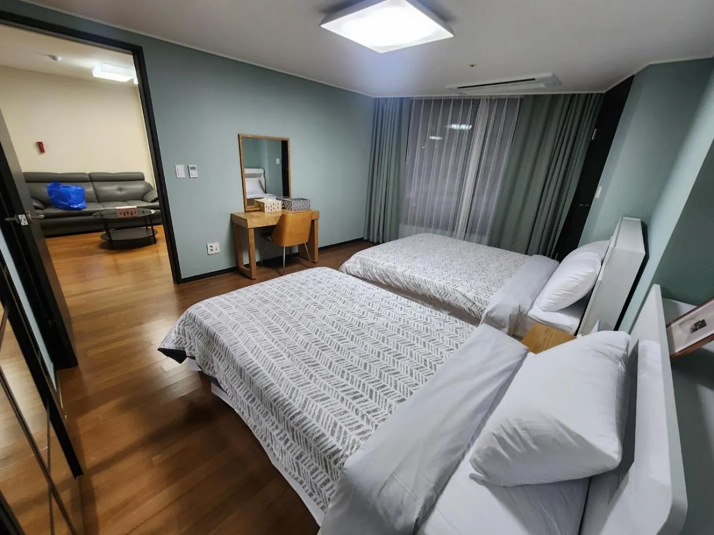 2 Minutes Run To The Sea Only 152M, Special Benefit Of Spa Waterpark 195M Away Busan 0*,