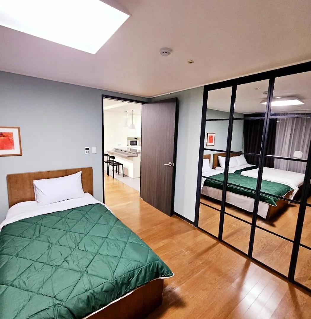 Apartment 2 Minutes Run To The Sea Only 152M, Special Benefit Of Spa Waterpark 195M Away Busan South Korea
