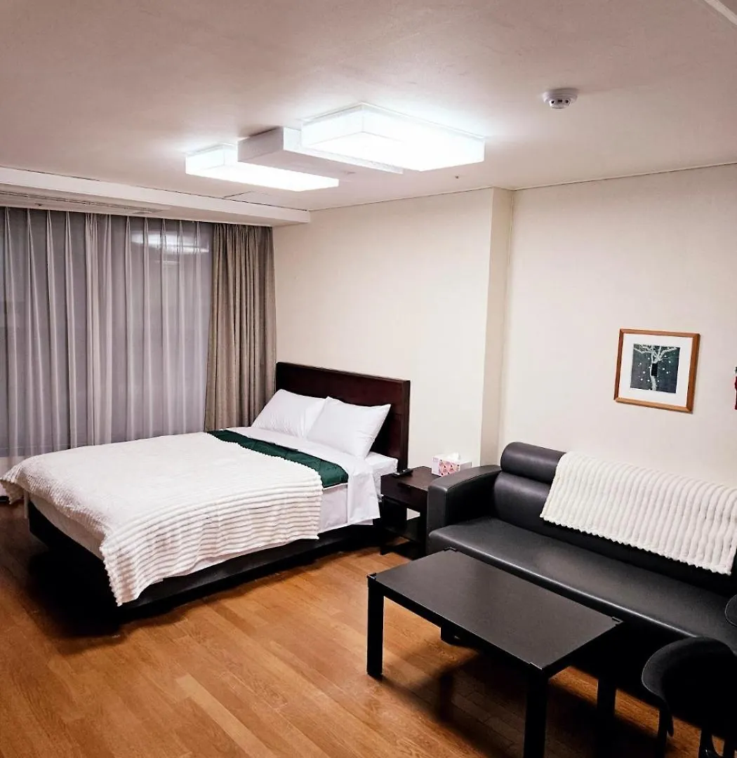 Apartment 2 Minutes Run To The Sea Only 152M, Special Benefit Of Spa Waterpark 195M Away Busan