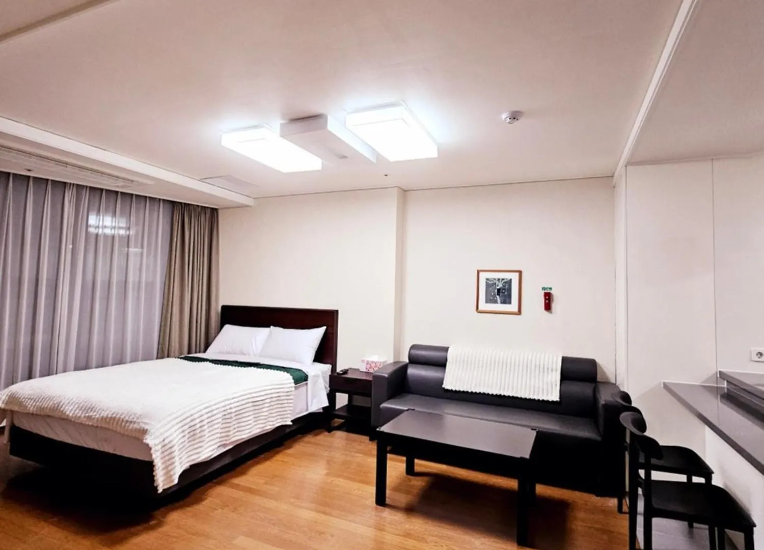 2 Minutes Run To The Sea Only 152M, Special Benefit Of Spa Waterpark 195M Away Busan