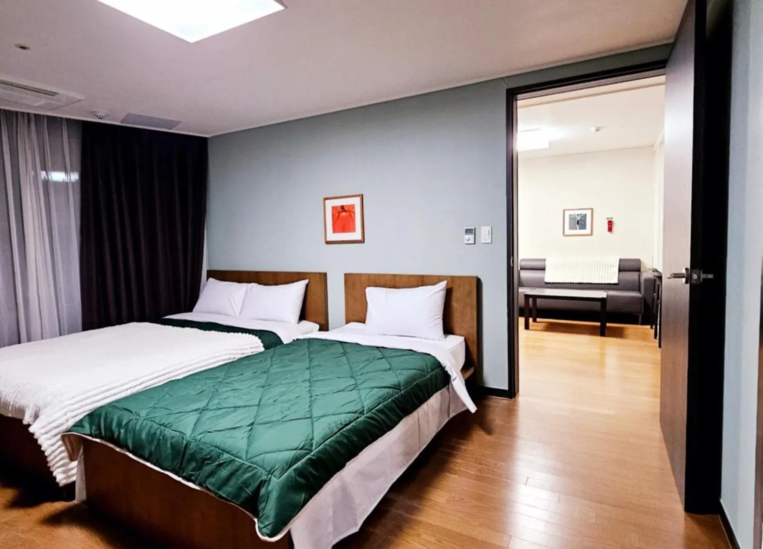 Apartment 2 Minutes Run To The Sea Only 152M, Special Benefit Of Spa Waterpark 195M Away Busan